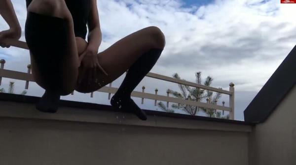 BlackSophie - ABSCHIEDSGESCHENK TERASSENPISS [FullHD 1080P]  - MyDirtyHobby