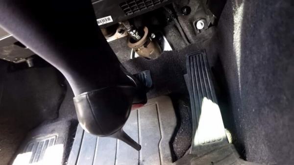 World Goddess: Goddess Zephy - You'Re Worthless! [FullHD 1080P]  