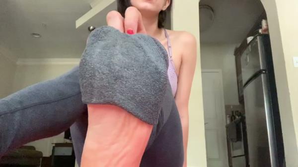 GoddessJuliet - Sweaty Feet in Gray Socks [HD 720P]  