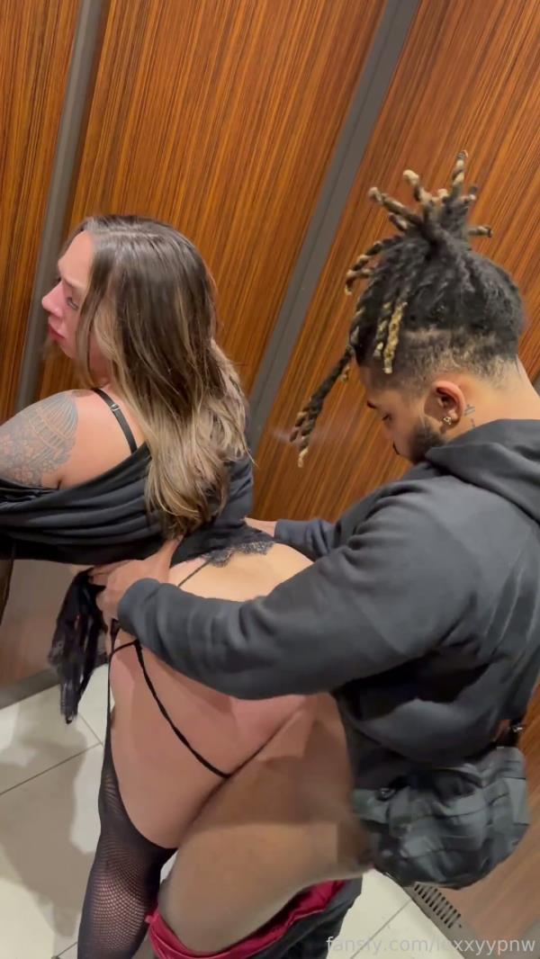 Hotwife Lexx - The Thrill Of Being Fucked In The Elevator [FullHD 1080P]  