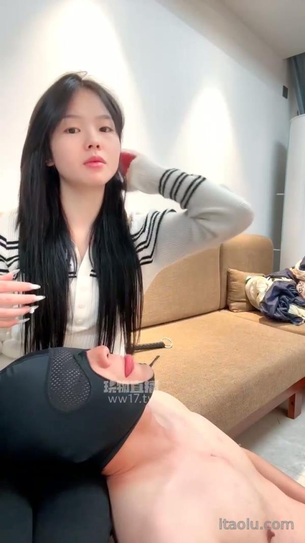 Taolusm - Asian Goddess Xiao Qiong S - Foot Fetish Deodorizing White Socks [HD 720P]  