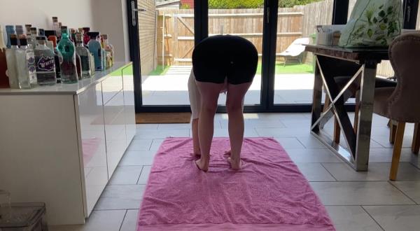 Delilah Jynx - Housewife loves to do yoga [SD 594P]  