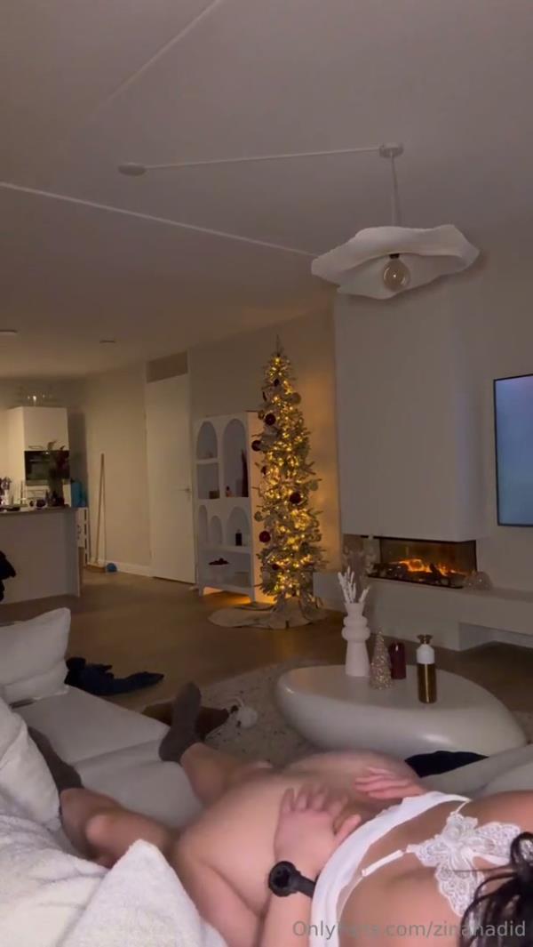 Zina Hadid Rides Her Man In The Living Room [SD 608P]