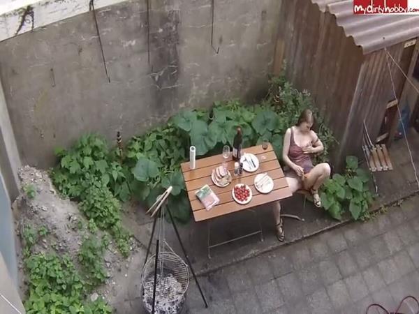 NadineCays - Wurstchen Grillen - Oder lieber damit Ficken [HD 720P]  - MyDirtyHobby