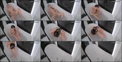 Reallifecam - Elli Plays With The Dildo In Her Pussy Underwater To Have An Orgasm 06.06.2026 [SD 616P]  