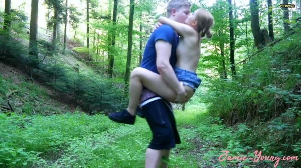 youngcouple9598 - Sex im Wald [HD 720P]  - MyDirtyHobby