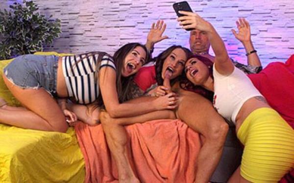 Jess West, Katt Noir, Pina Wiley - Fan Girls [FullHD 1080P]  - PureCFNM
