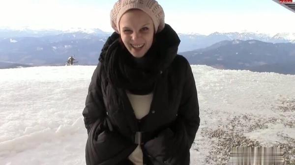 MaryWet - PISSEN auf der SKI-PISTE [FullHD 1080P]  - MyDirtyHobby
