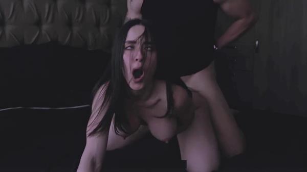 Emyii - PREMIUM VIDEO On The Bed [HD 720P]  