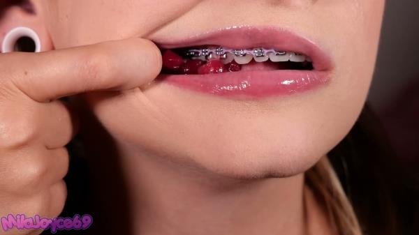 milajoyce69 - Chewing Fruit with Braces [FullHD 1080P]  