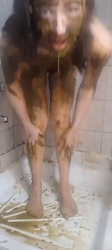 LiliXXXFetish � Hot Smearing Full in Stockings, Dirty Anal, Poo Pussy Rubbing, Enemas Squirting with Farts, Poo Blowjob, Tasting Poo Smoking [SD 324P]