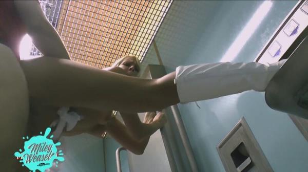 Miley-Weasel - Vom Trucker an der Raststatte gefickt [FullHD 1080P]  - MyDirtyHobby