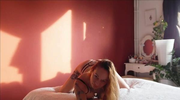 Delphia_Schiller - Uuuhhhh - Ich hab mich hier das erste mal nackig gemacht [FullHD 1080P]  - MyDirtyHobby