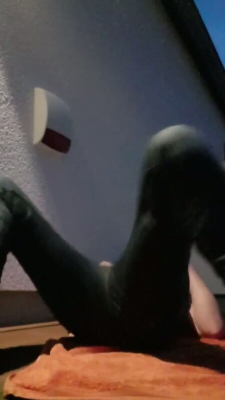 JulieEroticDress - MILF squirtet in jeans feucht [HD 720P]  - MyDirtyHobby