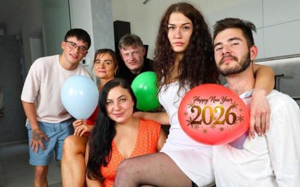 Fiona Sweetyx, Christina Santes, Yvette Moore - Wake Up, It's Your Birthday! [FullHD 1080P]  - FamilyScrew