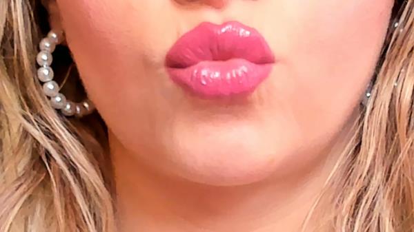 Petite Mercy - Glossy Lip Licks [FullHD 1080P]  