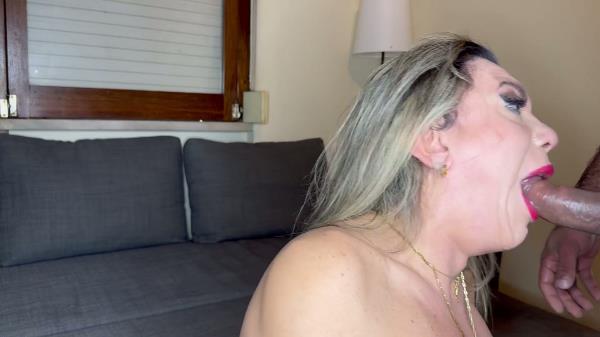 Nicollysummers - This MILF swallowed +the black guy's dick and got a load of cum in her ass [FullHD 1080P]  