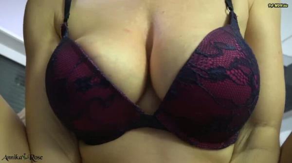 AnnikaRose - Eine Dicke, Fette Banane [FullHD 1080P]  - MyDirtyHobby