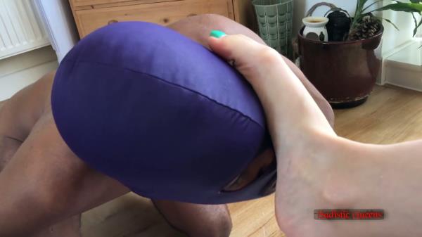 Sadistic Queens - Squishysax - Miss Tiffany Naylor - Dirty Foot Water Dunking [FullHD 1080P]  