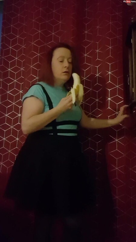 SexyAnschelik - Was man alles mit einer Banane machen kann [FullHD 1080P]  - MyDirtyHobby