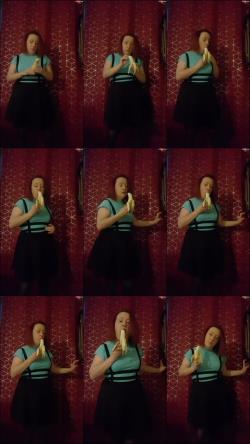 SexyAnschelik - Was man alles mit einer Banane machen kann [FullHD 1080P]  - MyDirtyHobby