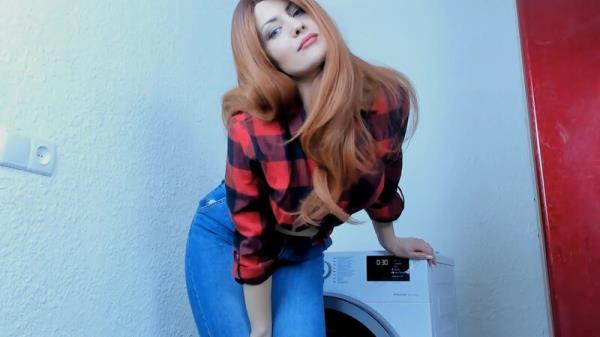 JuliaCrown - Fast sex with BF in laundry [HD 720P]  