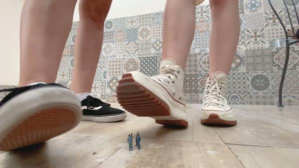 KittyStepsis - Giantess Crushing Businessmen [FullHD 1080P]  