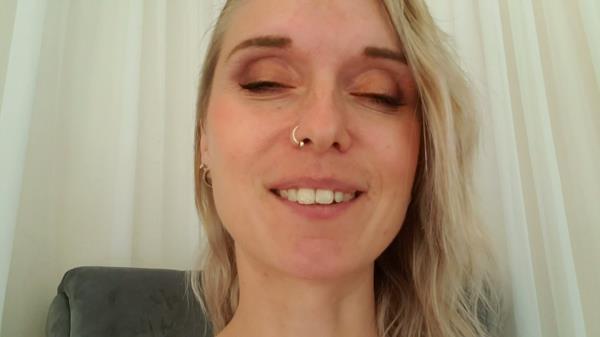 Lexi Snow - Giantess Stuffs And Swallows Tinies [FullHD 1080P]  