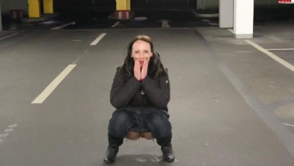 FetishWorld - NS im Parkhaus [FullHD 1080P]  - MyDirtyHobby