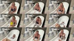 Danielle Maye XXX - Bath time With Balloon And Bubbles [FullHD 1080P]  