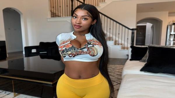 Gina Wap Too - My Mom's Best Friend Seduced me, I Fucked Her Hard And Came On Her Ass. POV [FullHD 1080P]  