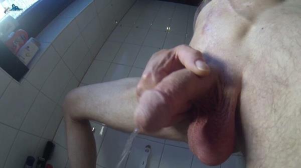 BimanHH - Schwanz zeigen und ab pissen [FullHD 1080P]  - MyDirtyHobby