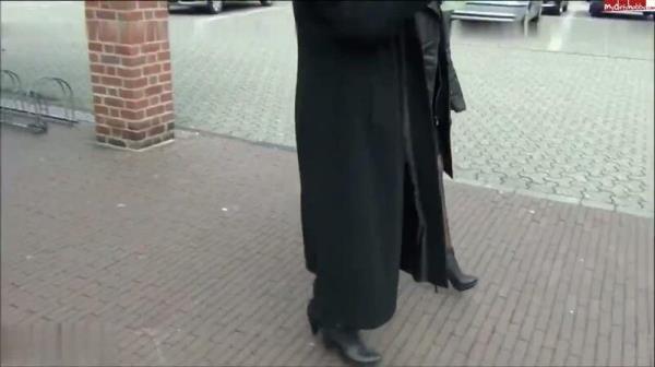 RosellaExtrem - Krasser Public Piss vor Leuten in der Stadt [HD 720P]  - MyDirtyHobby