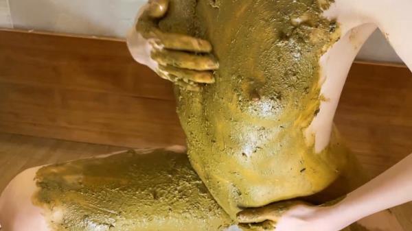 PooGirl � pooping doggystyle, smearing the whole body, ass and face, chewing shit [HD 1280P]