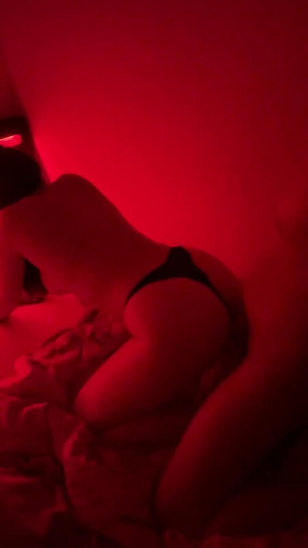 Emmaajns - Bester Freund fickt meine Frau und sie kommt laut [FullHD 1080P]  - MyDirtyHobby