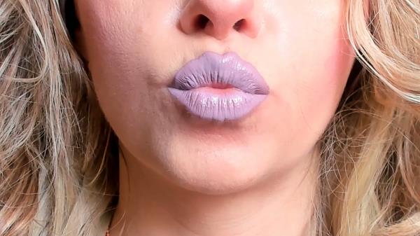 Petite Mercy - Light Pink Lip Licks and Sniffs [FullHD 1080P]