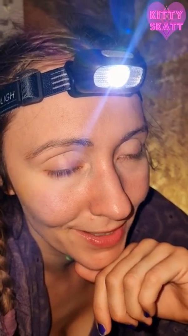 Kitty Skatt � 3 constipated festival logs [SD 404P]  