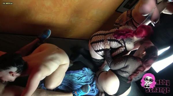 Abby-Strange - Von drei madchen abgesaugen und auf unsere titten abspritzen [FullHD 1080P]  - MyDirtyHobby