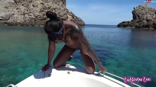 LaKishaLee - Pissduett auf hoher See [HD 720P]  - MyDirtyHobby