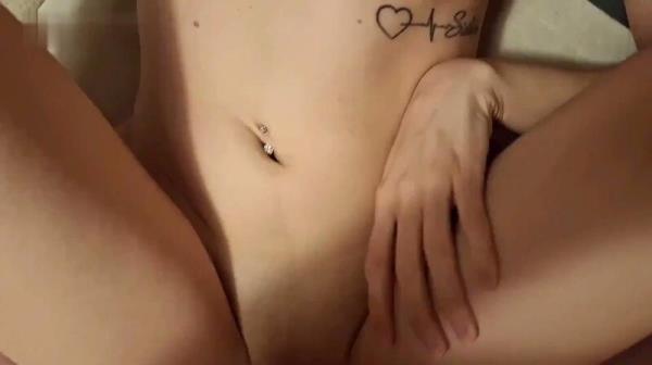 Sofia-Bloom - Wie pervers ist er den Stiefbruder mit meinem Slip erwischt [FullHD 1080P]  - MyDirtyHobby