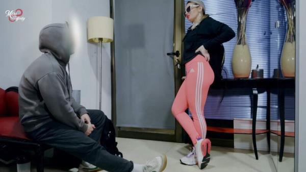 Kingdom Of Infinity: Pegging This Slut After Gym [FullHD 1080P]  