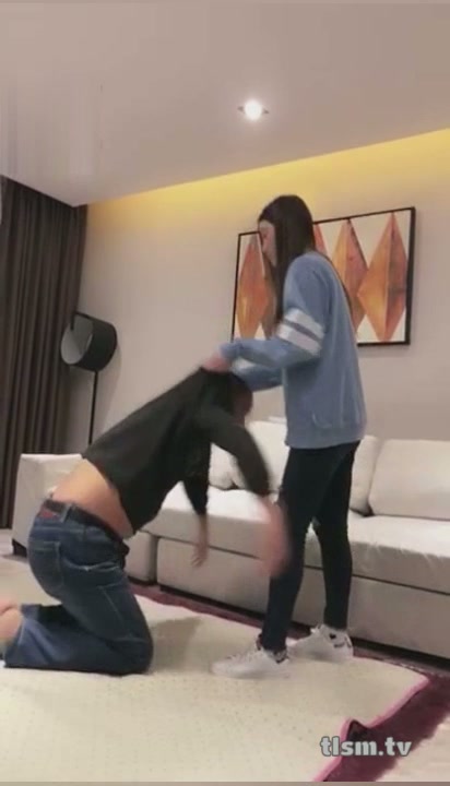 Taolusm - Stunning Vivi Violently Kicks Face And Groin To Vent Her Frustration [SD 412P]  