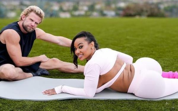 Tia Maria - Mind-Blowing Workout [FullHD 1080P]  - LoveHerButt