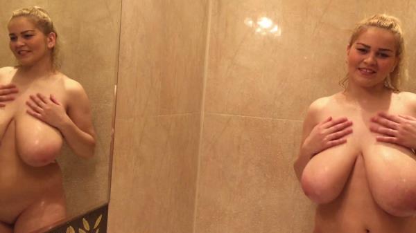 Huge Boobs Erin - Naked Dancing And Showering [FullHD 1080P]  - Unknown