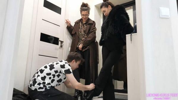 Licking Girls Feet: Allison And Victoria - First Experience Of Foot Worship And Loser Humiliation! [FullHD 1080P]  