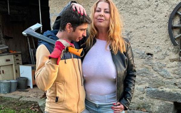 Tammy Jean - Busty Married Redhead Tammy Jean Uses Handyman's Secret Big Tool [FullHD 1080P]  - NastyClub