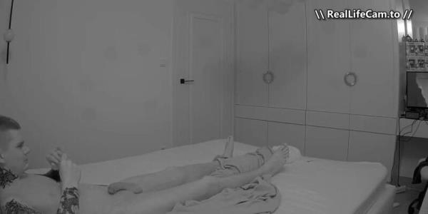 Reallifecam - Elli And Her Guest Have Pussy Eat And Hot Sex In The Dark 02.06.2026 [SD 604P]