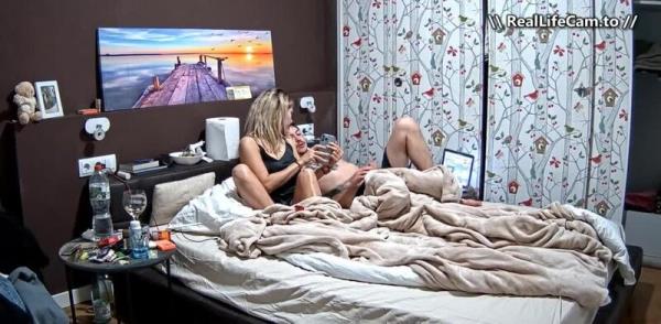 Reallifecam - Feya And Vanya Have Hot Pussy Eat And Sex In Bedroom 09.05.2026 [SD 524P]  