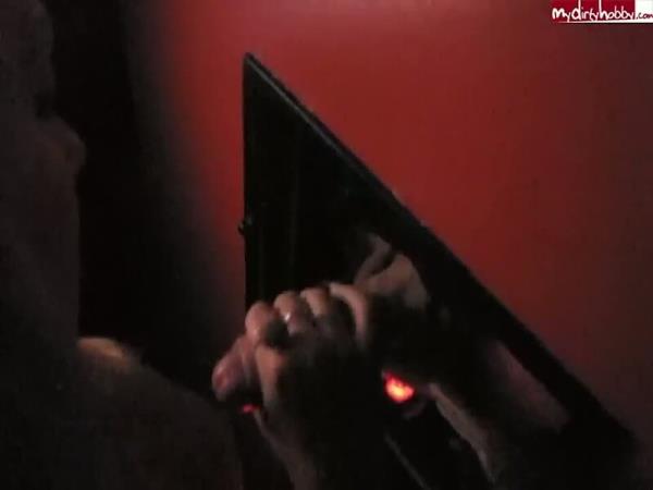 sexyValerie - Blowjob im Glory Hole in Siegen [HD 720P]  - MyDirtyHobby