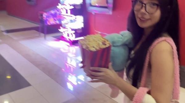ImKikisita - I invited my friend to the movies and let me make her a creampie [FullHD 1080P]  